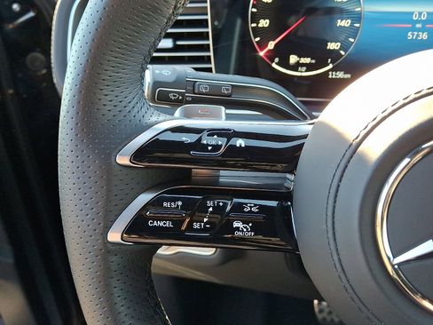 Used 2025 Mercedes-Benz GLS 580 4MATIC image 21