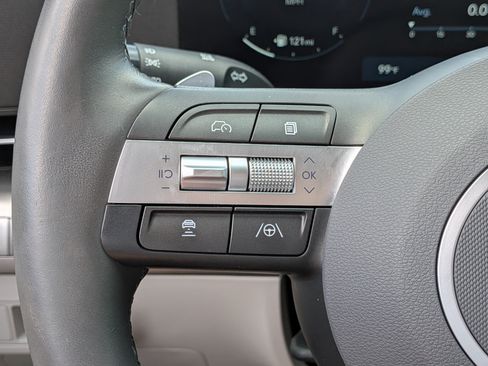 Used 2025 Hyundai Kona SEL FWD image 24
