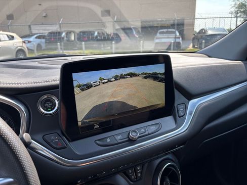 Used 2025 Chevrolet Blazer LT FWD image 24