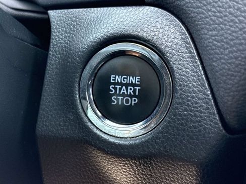Used 2025 Toyota RAV4 XLE FWD image 27