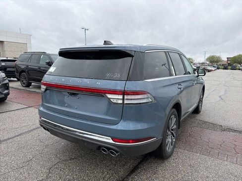 New 2026 Lincoln Aviator AWD image 5