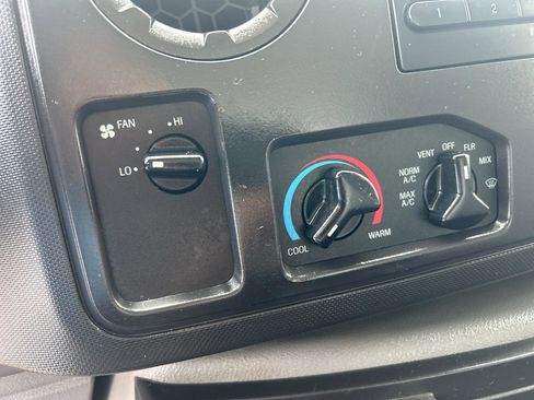 Used 2012 Ford E-350 and Econoline 350 Super Duty RWD image 18