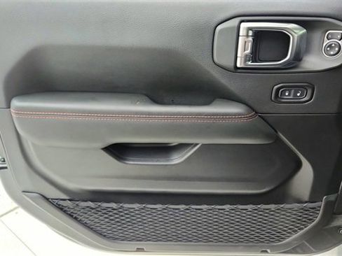 Used 2025 Jeep Wrangler Unlimited Rubicon image 35