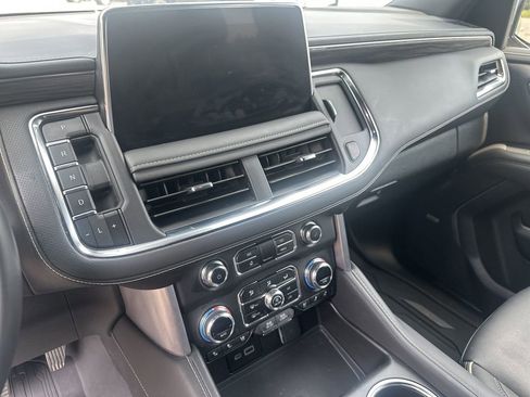 Used 2024 GMC Yukon SLT w/ SLT Luxury Package image 20