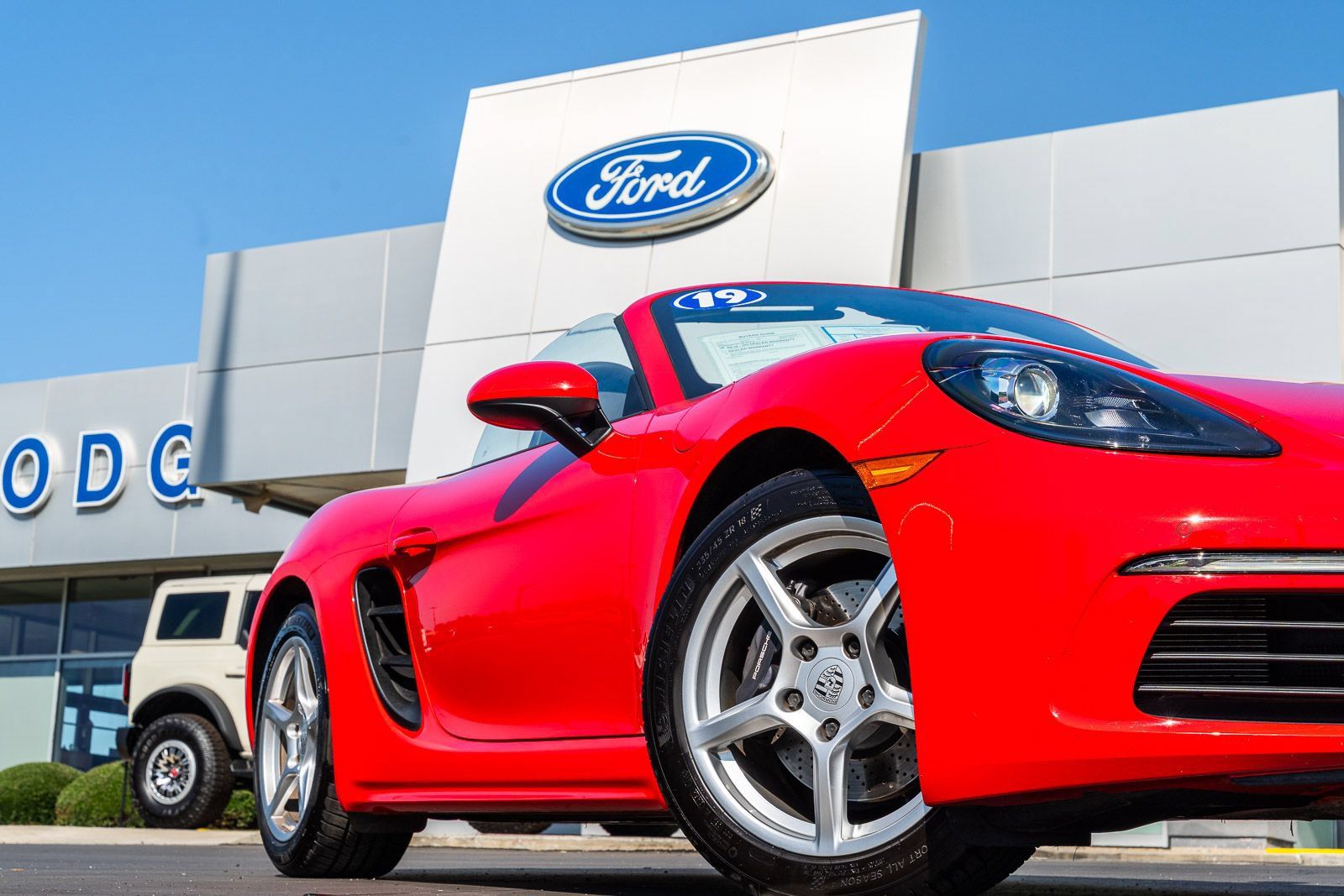 Used 2019 Porsche 718 Boxster RWD image 3