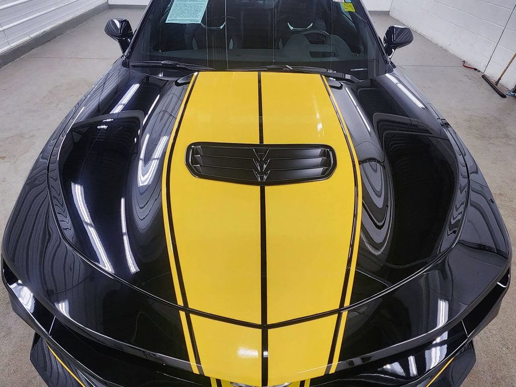 Used 2020 Chevrolet Camaro SS RWD image 4