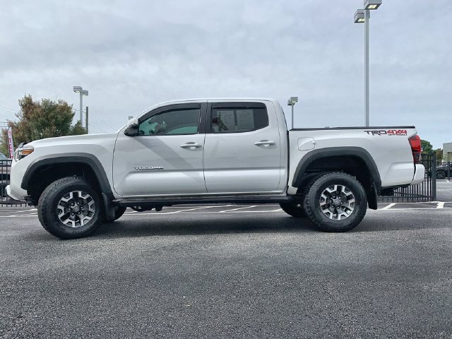 Certified 2019 Toyota Tacoma TRD Off-Road AWD/4WD image 5