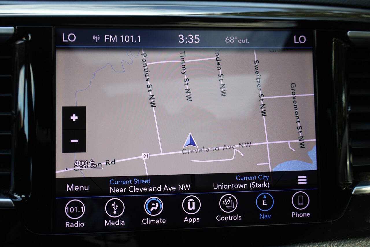 Used 2018 Chrysler Pacifica Limited FWD image 37