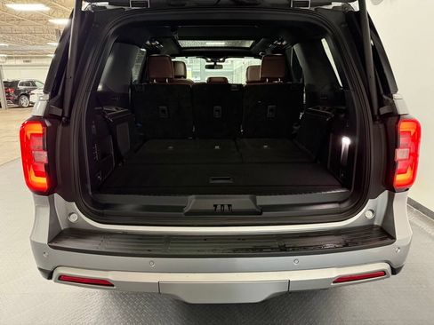 Used 2024 Ford Expedition Limited AWD/4WD image 22