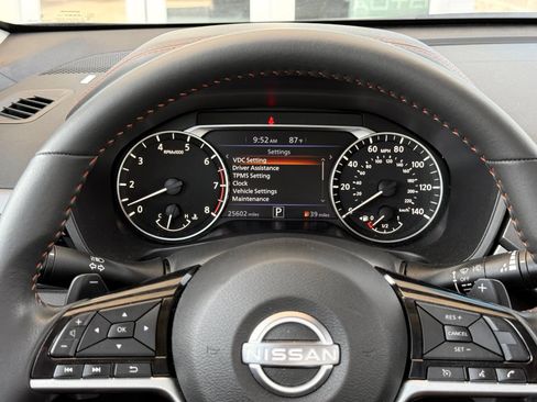 Used 2024 Nissan Altima 2.5 SR FWD image 32