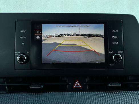 Used 2025 Kia Sportage LX image 29