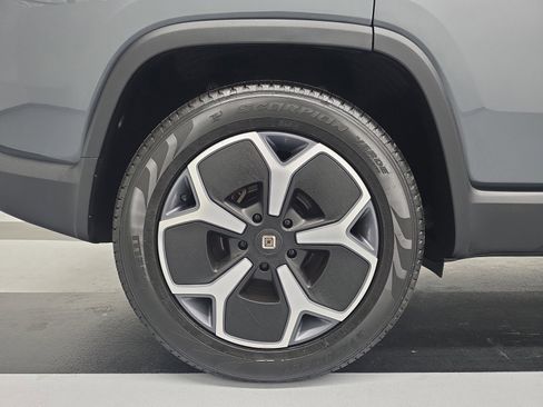 Used 2024 Rivian R1S Adventure AWD/4WD image 12