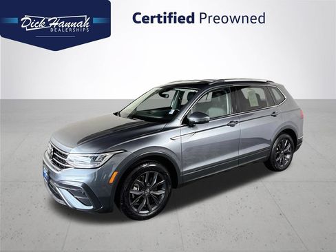 Used 2023 Volkswagen Tiguan SE FWD image 1