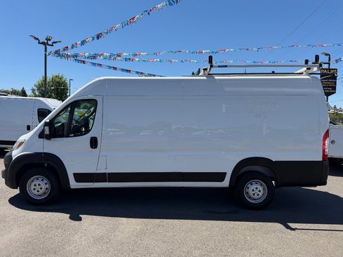 Used 2023 RAM ProMaster 3500 FWD image 4