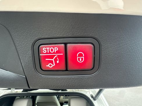 Used 2025 Mercedes-Benz GLA 250 4MATIC image 8