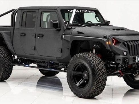 Used 2025 Jeep Gladiator Sport image 9