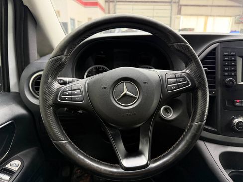 Used 2019 Mercedes-Benz Metris Passenger image 20