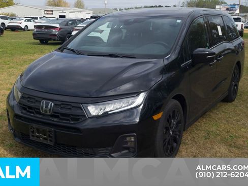 Used 2025 Honda Odyssey Sport-L image 21