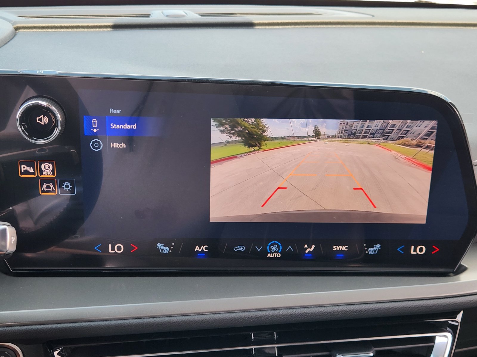 New 2027 Chevrolet Traverse LT FWD image 17