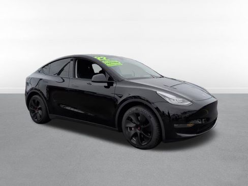 Used 2022 Tesla Model Y Long Range AWD/4WD image 3