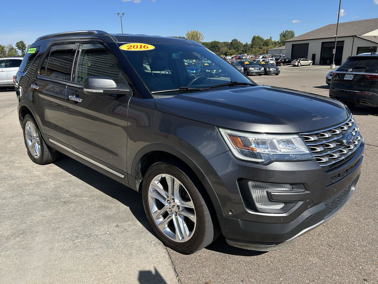 Used 2016 Ford Explorer Limited w/ Equipment Group 301A AWD/4WD image 3