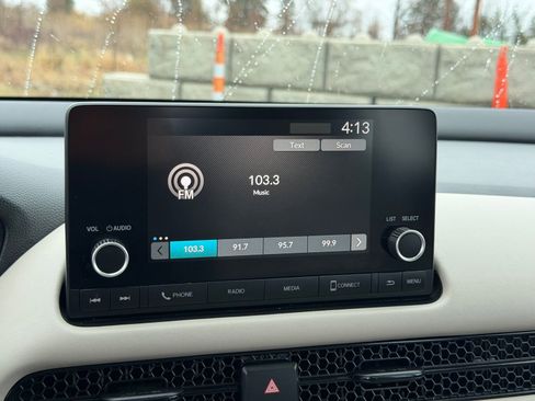 Used 2024 Honda HR-V LX image 17