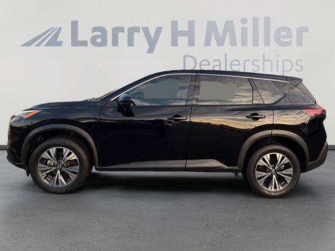 Certified 2021 Nissan Rogue SV image 2