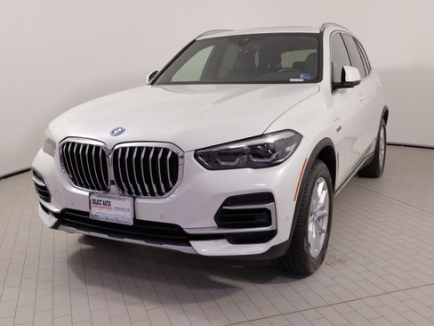 Used 2022 BMW X5 xDrive45e w/ Parking Assistance Package AWD/4WD image 5