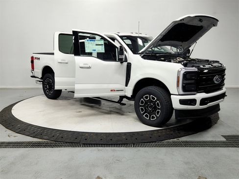 New 2026 Ford F250 Platinum image 9