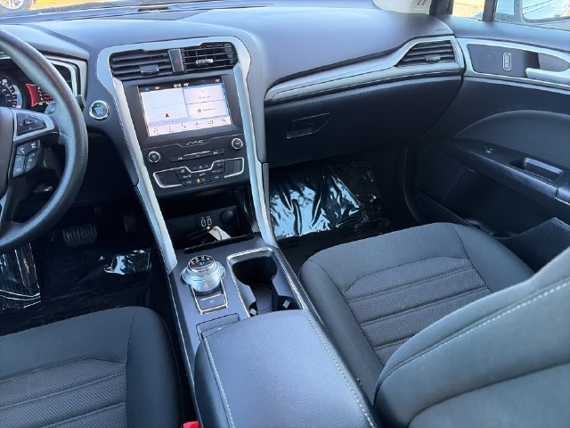 Used 2019 Ford Fusion SE FWD image 33