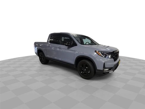 Used 2025 Honda Ridgeline Black Edition image 1