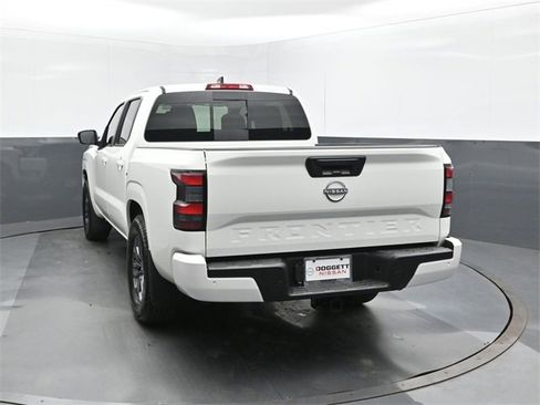 New 2025 Nissan Frontier SV w/ SV Convenience Package image 8