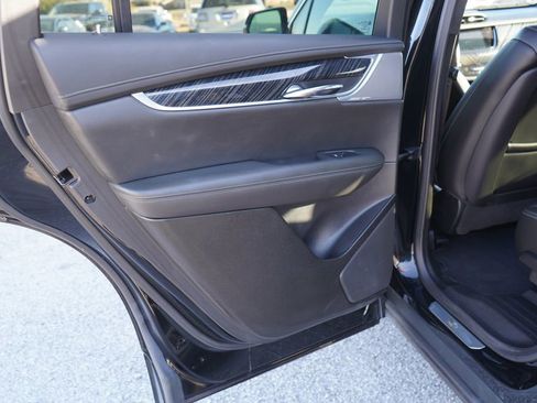 Used 2024 Cadillac XT6 Premium Luxury image 24