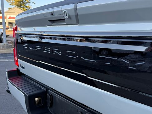 Used 2025 Ford F250 Platinum image 10