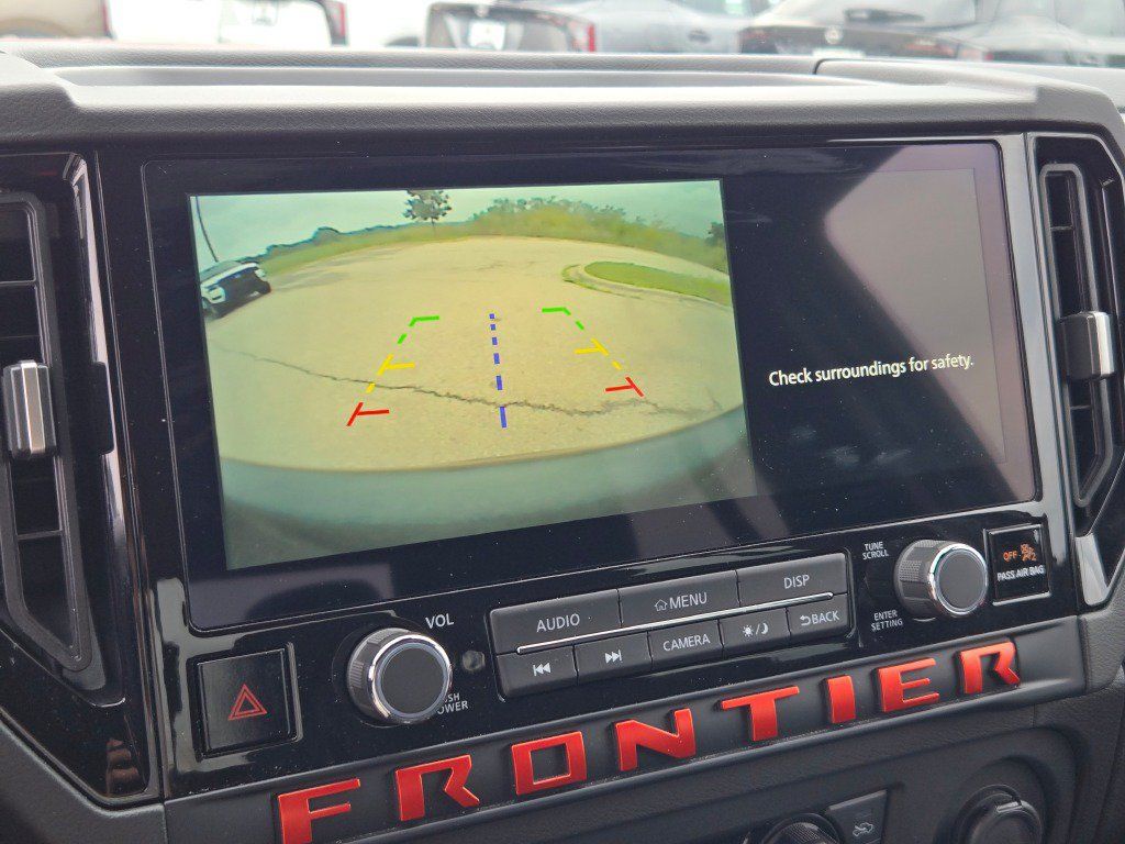 Used 2025 Nissan Frontier PRO-4X AWD/4WD image 34