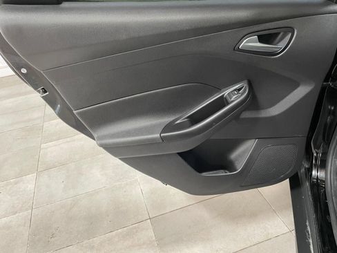 Used 2012 Ford Focus SE image 17