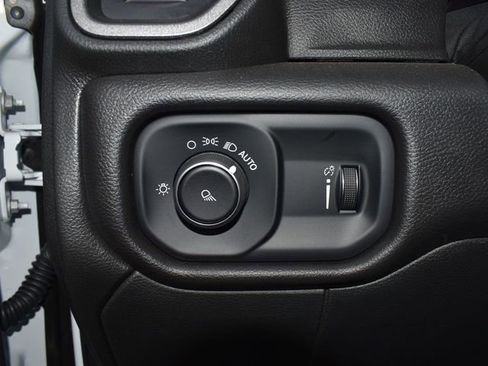 Used 2024 RAM 2500 Tradesman w/ Chrome Appearance Group image 27