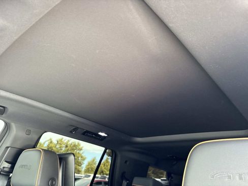 Used 2021 GMC Yukon AT4 w/ AT4 Premium Package AWD/4WD image 17