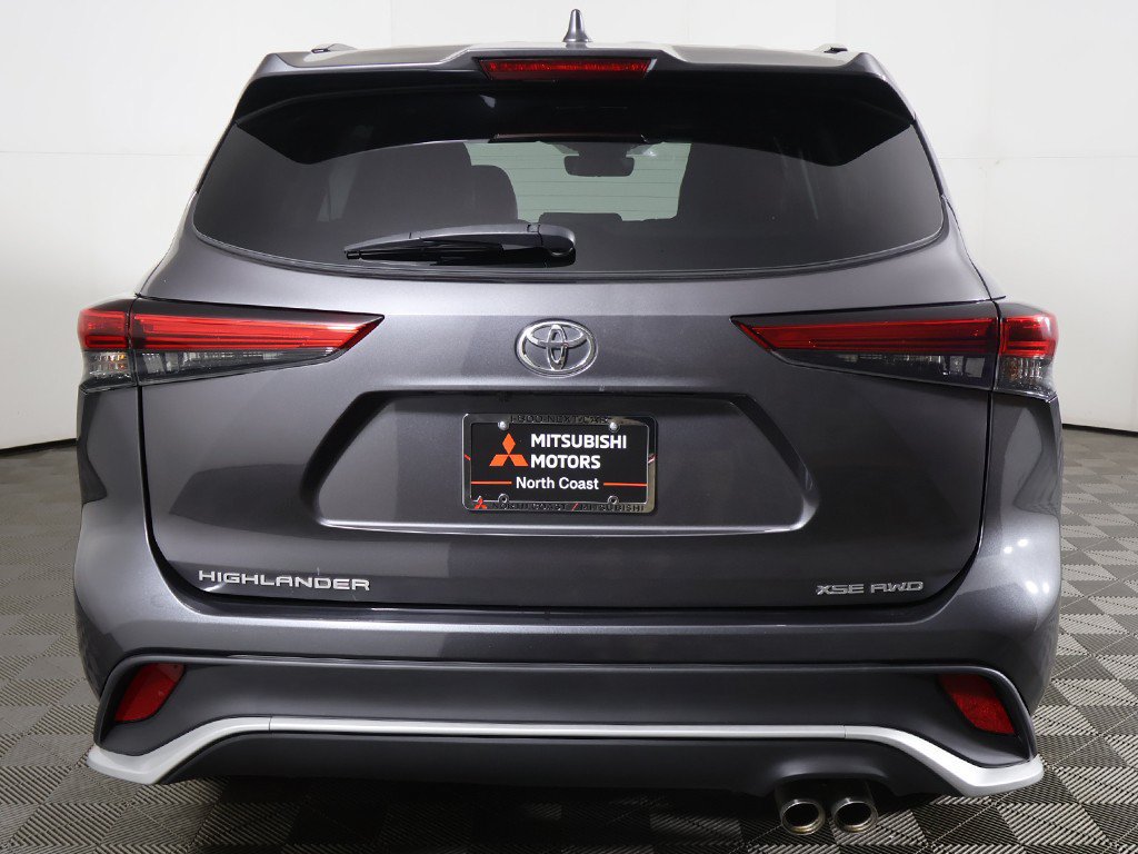 Used 2021 Toyota Highlander XSE AWD/4WD image 13