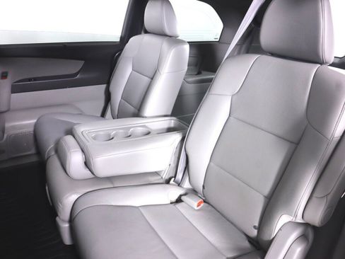 Used 2016 Honda Odyssey EX-L image 37
