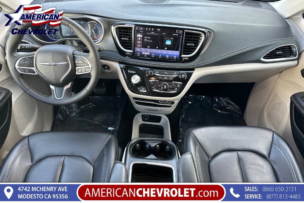 Used 2023 Chrysler Pacifica Touring-L FWD image 17