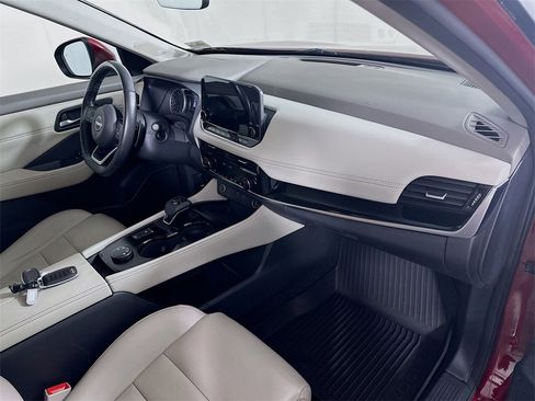 Used 2023 Nissan Rogue SL w/ SL Premium Package image 30