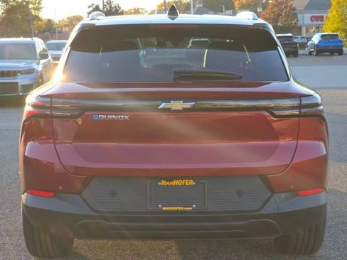 New 2026 Chevrolet Equinox EV LT image 23