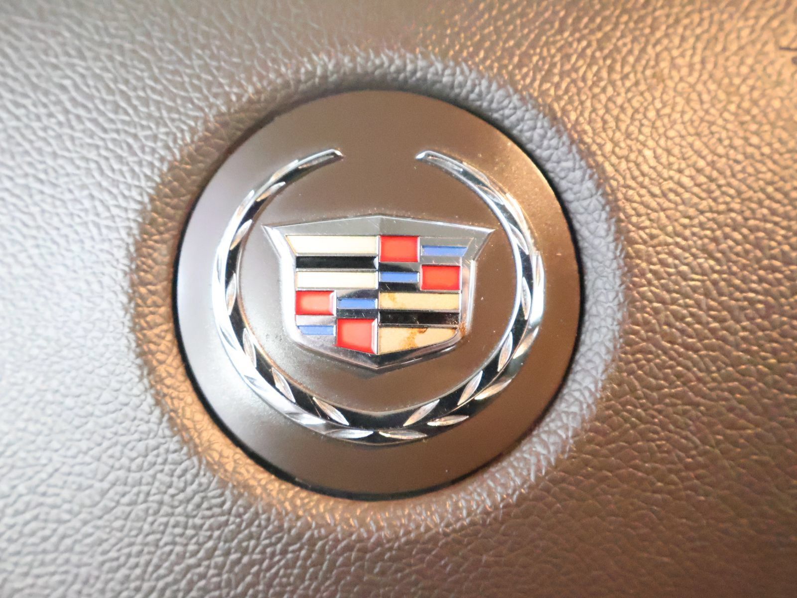 Used 2014 Cadillac Escalade Platinum AWD/4WD image 34