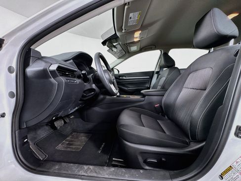 Used 2022 Nissan Altima 2.5 SV AWD/4WD image 19