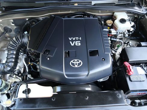 Used 2004 Toyota 4Runner Sport image 27