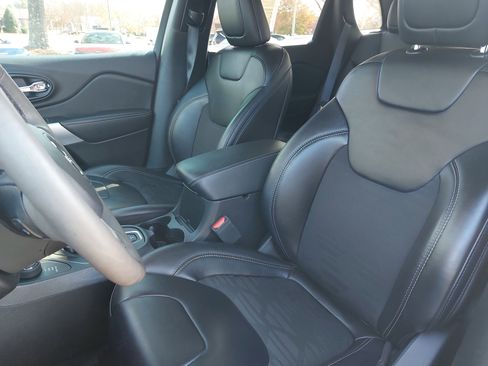 Used 2022 Jeep Cherokee Latitude w/ Trailer Tow Group image 16