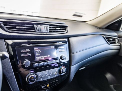 Used 2017 Nissan Rogue S FWD image 14