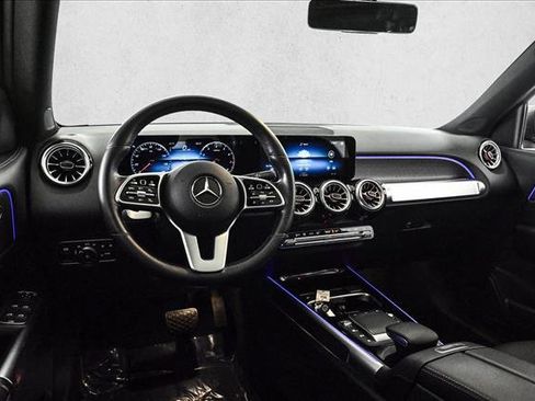 Used 2022 Mercedes-Benz GLB 250 4MATIC image 20