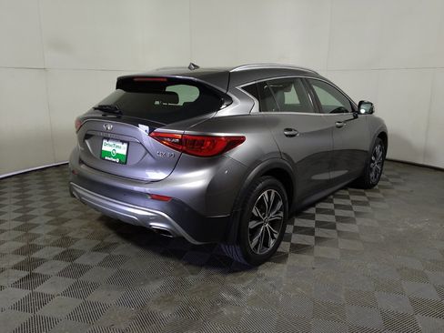 Used 2018 INFINITI QX30 AWD image 9